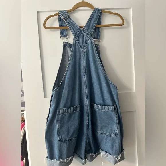 Women’s GAP overalls - Picture 2 of 2